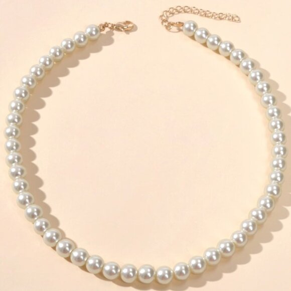 Akoya Pearl Necklace with 18K Gold Filled Clasp - Picture 2 of 4